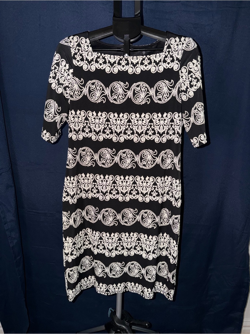 Tiana B Black & White Pattern Dress – Women’s Size 12 (Large)